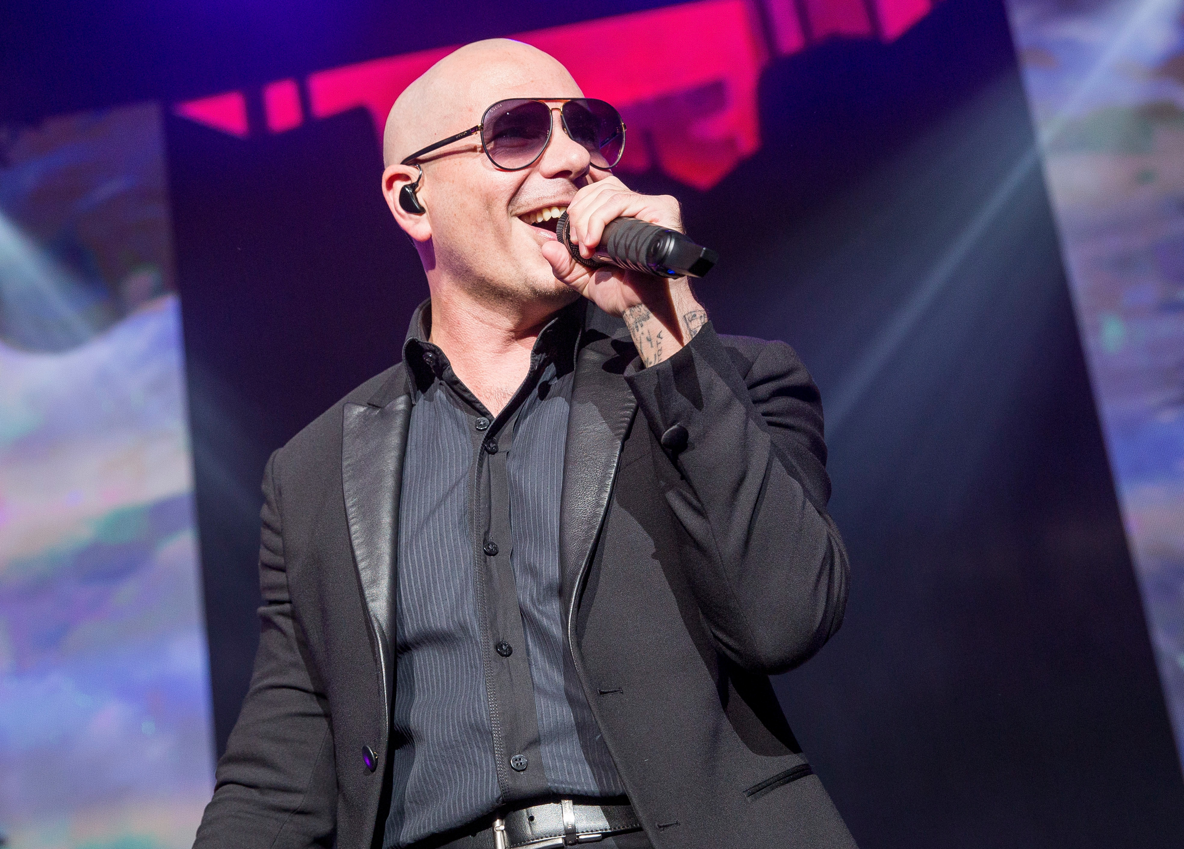 Pitbull, Ne-Yo – Me Quedaré Contigo ft. Lenier, El Micha – Industry Top 100