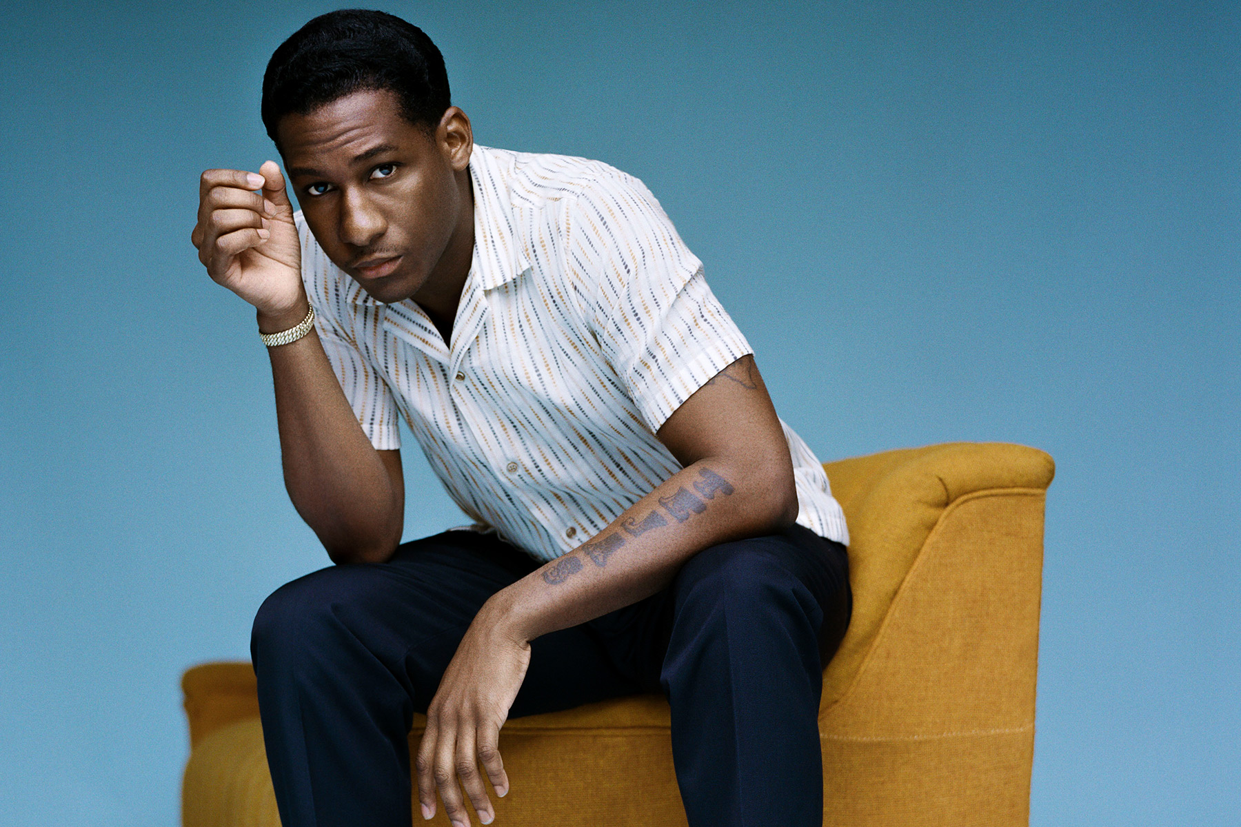 Leon bridges. Leon Bridges River. Певец Леонес.